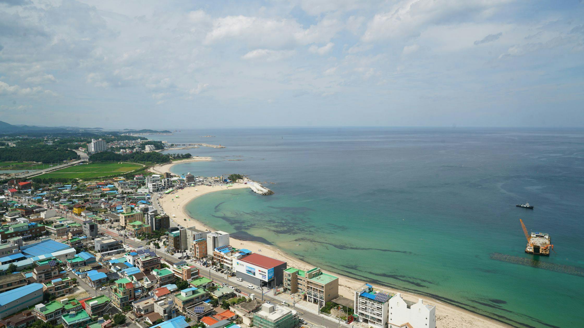 Gangwon-do – Mountain & Beach Retreat